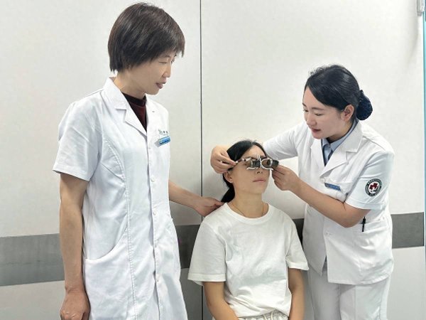 精选期货配资 用“核桃灸”给眼睛做个SPA，缓解视疲劳